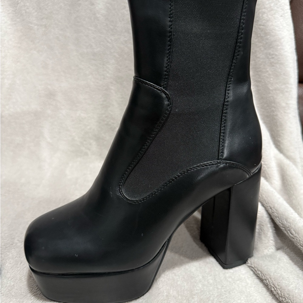 LAMODA Black Platform Ankle Boots - Picture 3 of 7